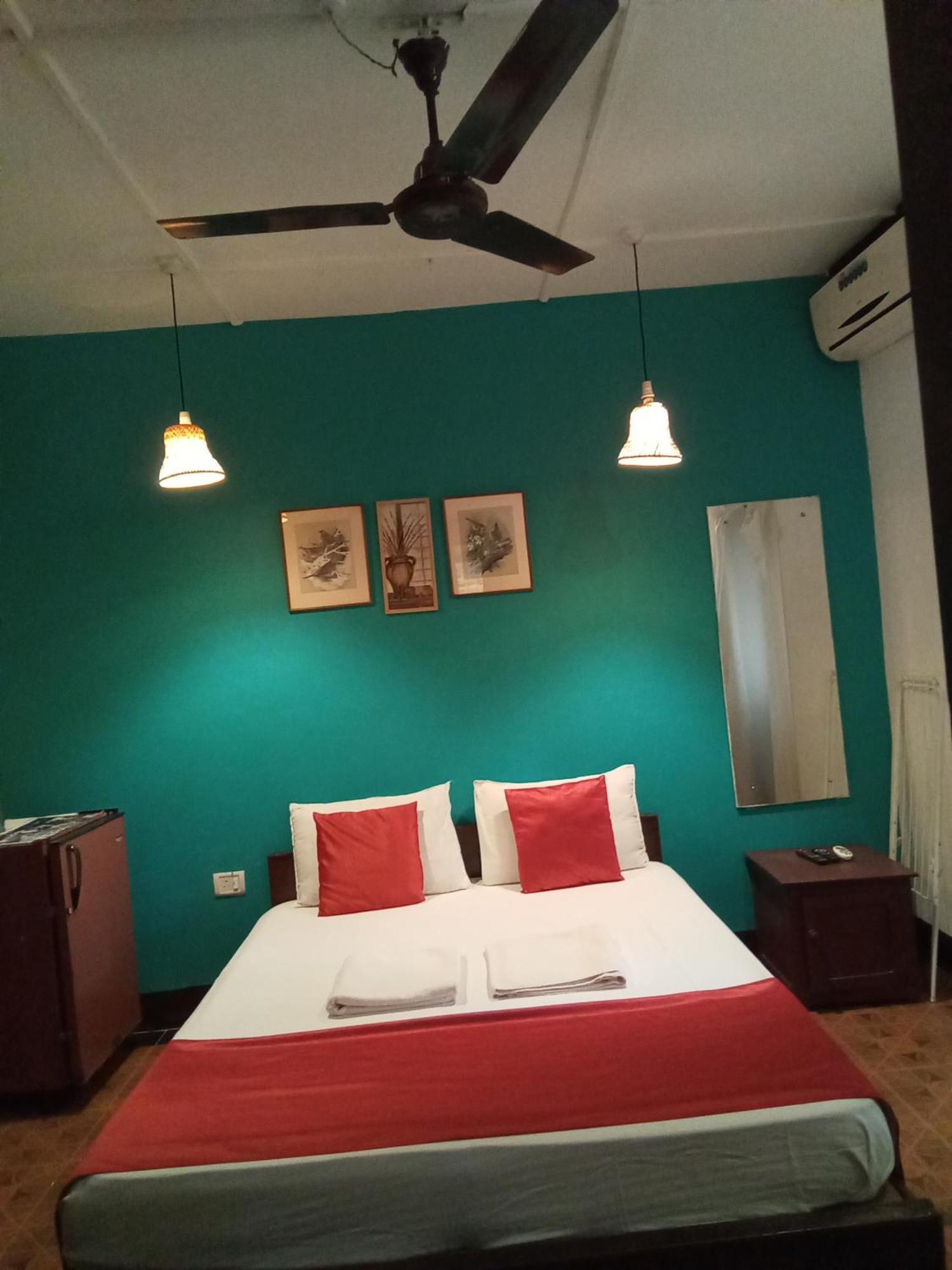 O Camarao Hotel Calangute Phòng bức ảnh